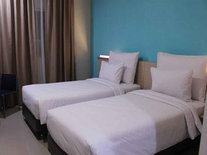 Hotel Mutiara RedPartner Padangsidimpuan Exterior foto