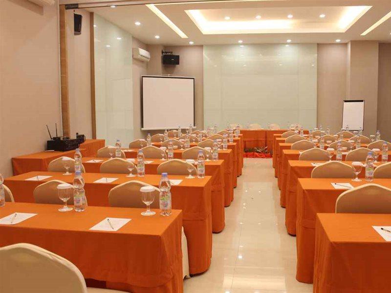 Hotel Mutiara RedPartner Padangsidimpuan Exterior foto