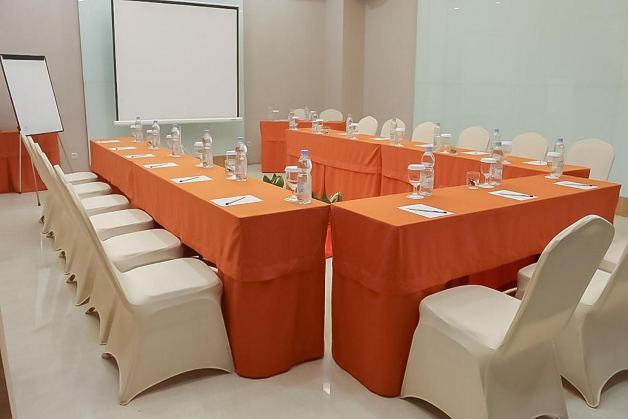 Hotel Mutiara RedPartner Padangsidimpuan Exterior foto
