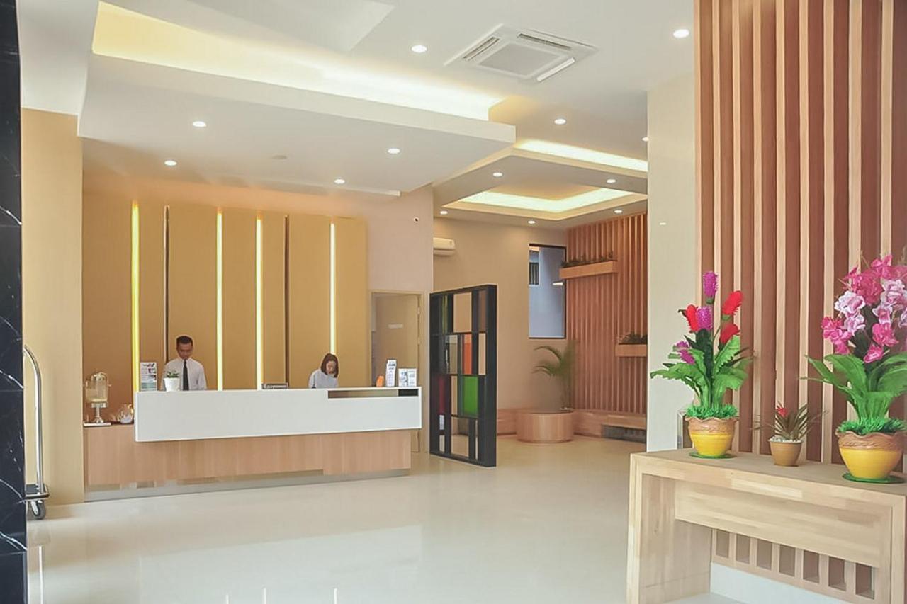 Hotel Mutiara RedPartner Padangsidimpuan Exterior foto
